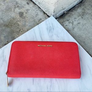 Michale Kors Oversized Wallet ❣️
